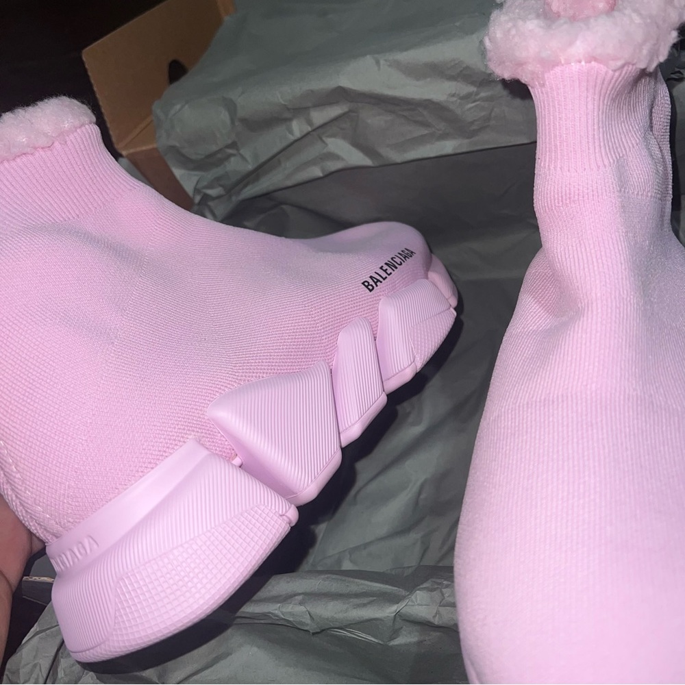 Balenciaga
Speed 2.0 Sneaker In Recycled Knit And Fake Fur women winter - Picture 3 of 10